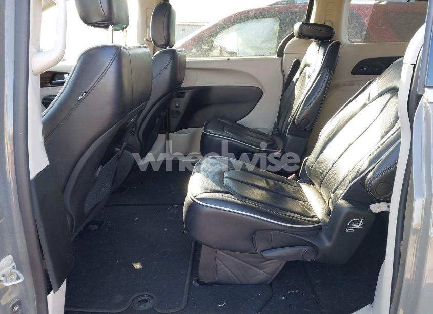 Photo 8 of 2022 Chrysler Pacifica LIMITED (VIN 2C4RC1GG3NR109914)
