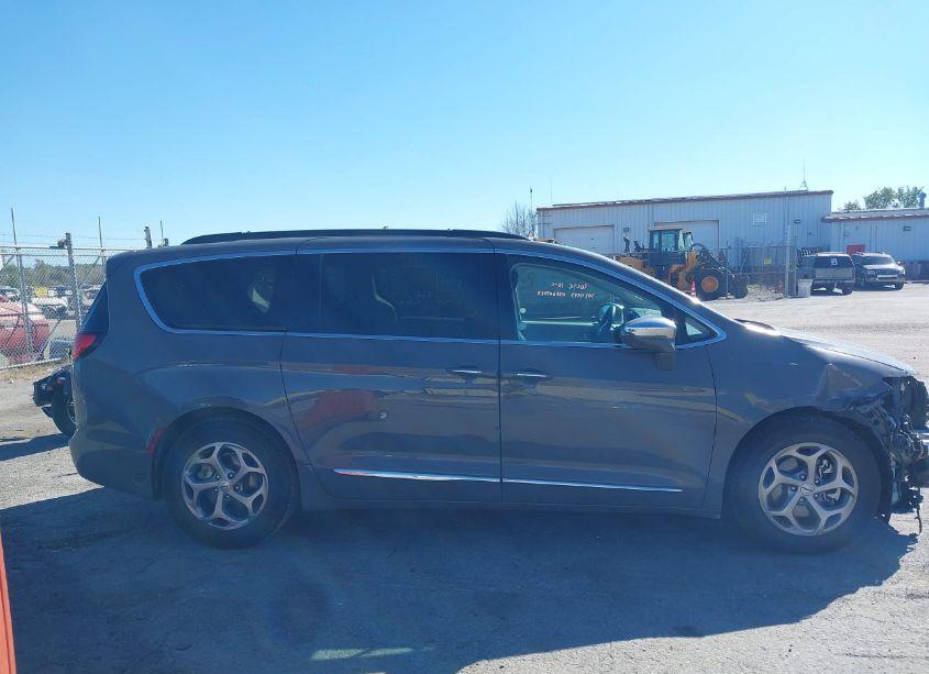 Photo 13 of 2022 Chrysler Pacifica LIMITED (VIN 2C4RC1GG3NR194754)