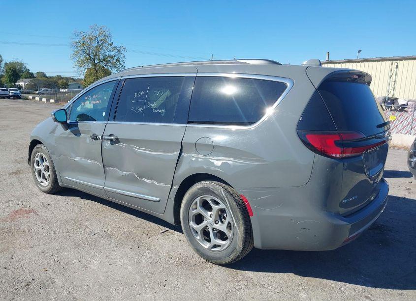 Photo 3 of 2022 Chrysler Pacifica LIMITED (VIN 2C4RC1GG3NR194754)