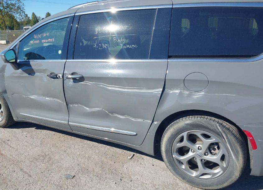 Photo 6 of 2022 Chrysler Pacifica LIMITED (VIN 2C4RC1GG3NR194754)