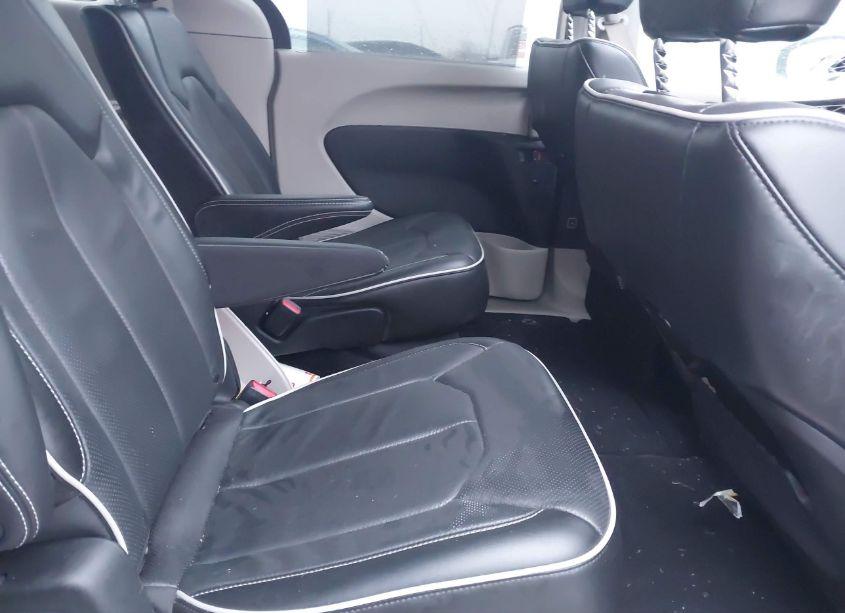 Photo 8 of 2023 Chrysler Pacifica LIMITED (VIN 2C4RC1GG3PR530390)