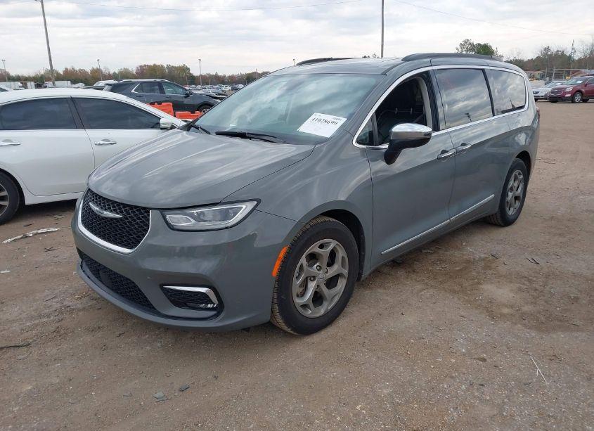 Photo 2 of 2023 Chrysler Pacifica LIMITED (VIN 2C4RC1GG3PR552292)