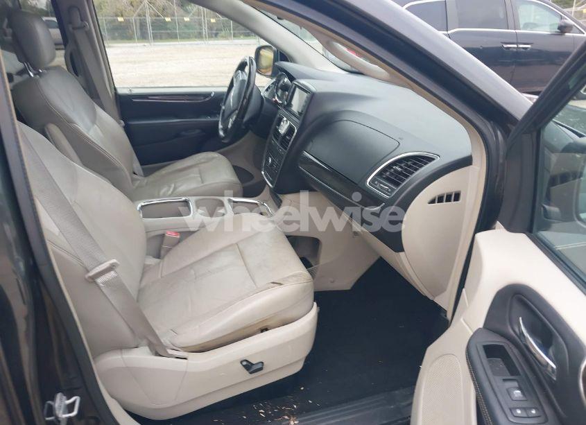 Photo 5 of 2012 Chrysler Town & COUNTRY LIMITED (VIN 2C4RC1GG4CR309231)