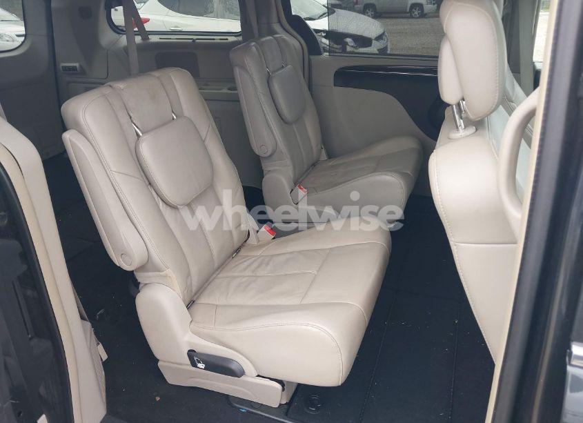 Photo 8 of 2012 Chrysler Town & COUNTRY LIMITED (VIN 2C4RC1GG4CR309231)