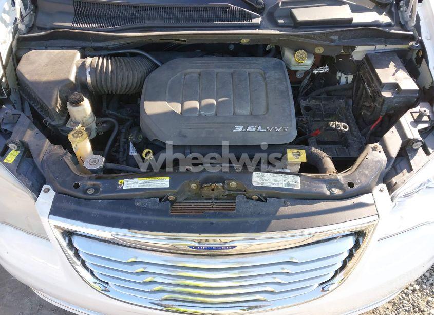 Photo 10 of 2013 Chrysler Town & COUNTRY LIMITED (VIN 2C4RC1GG4DR531642)