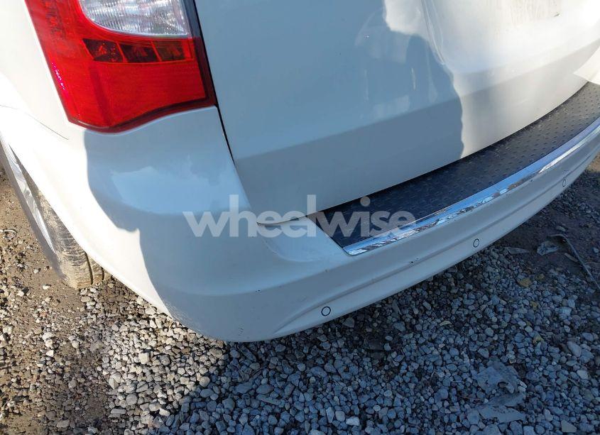 Photo 16 of 2013 Chrysler Town & COUNTRY LIMITED (VIN 2C4RC1GG4DR531642)