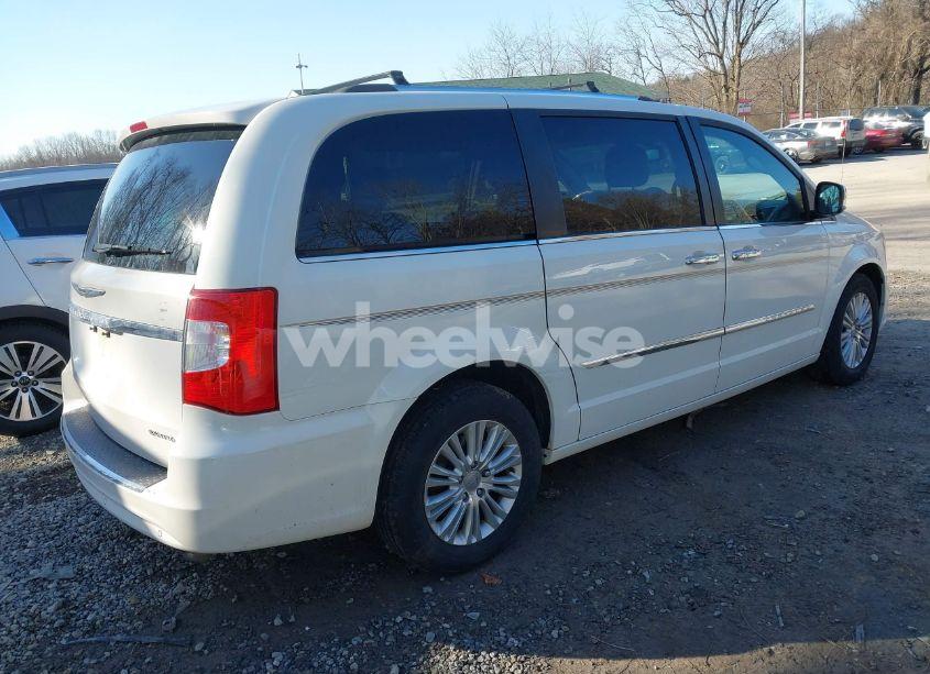 Photo 4 of 2013 Chrysler Town & COUNTRY LIMITED (VIN 2C4RC1GG4DR531642)