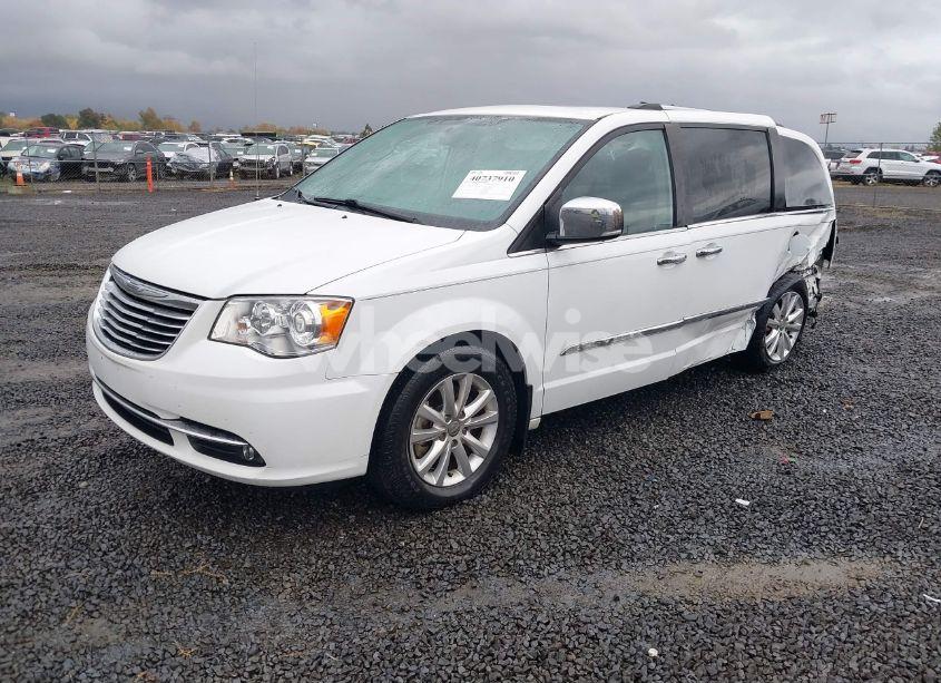 Photo 2 of 2015 Chrysler Town & COUNTRY LIMITED PLATINUM (VIN 2C4RC1GG4FR755285)