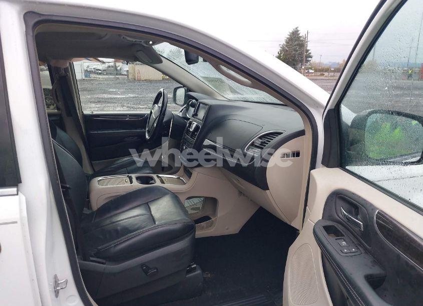 Photo 5 of 2015 Chrysler Town & COUNTRY LIMITED PLATINUM (VIN 2C4RC1GG4FR755285)