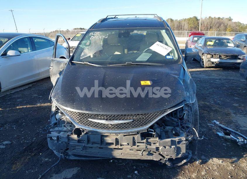 Photo 11 of 2017 Chrysler Pacifica LIMITED (VIN 2C4RC1GG4HR668778)