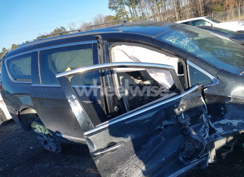 Photo 12 of 2017 Chrysler Pacifica LIMITED (VIN 2C4RC1GG4HR668778)