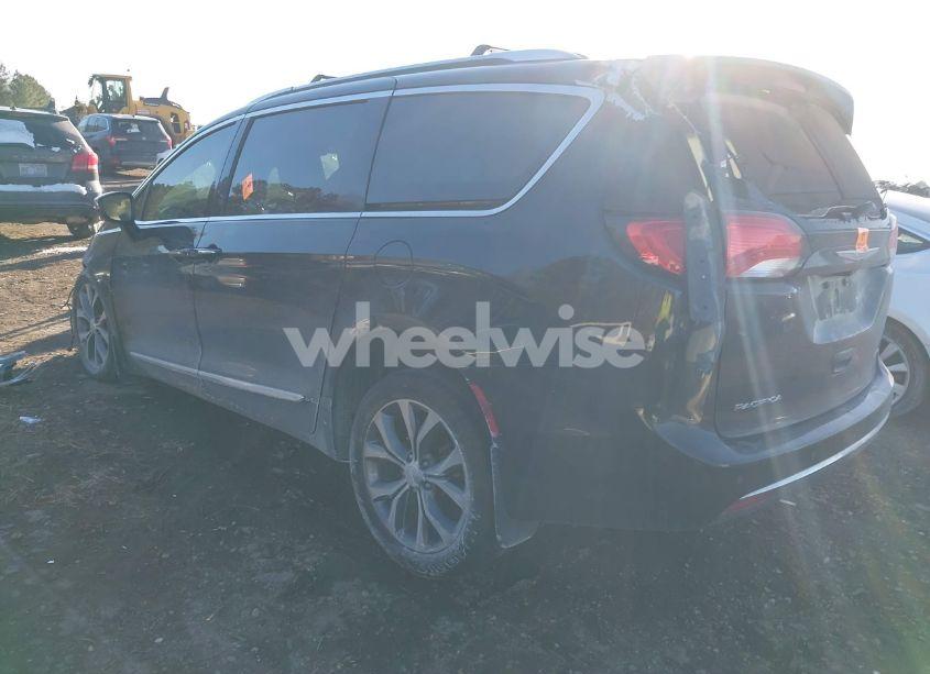 Photo 3 of 2017 Chrysler Pacifica LIMITED (VIN 2C4RC1GG4HR668778)