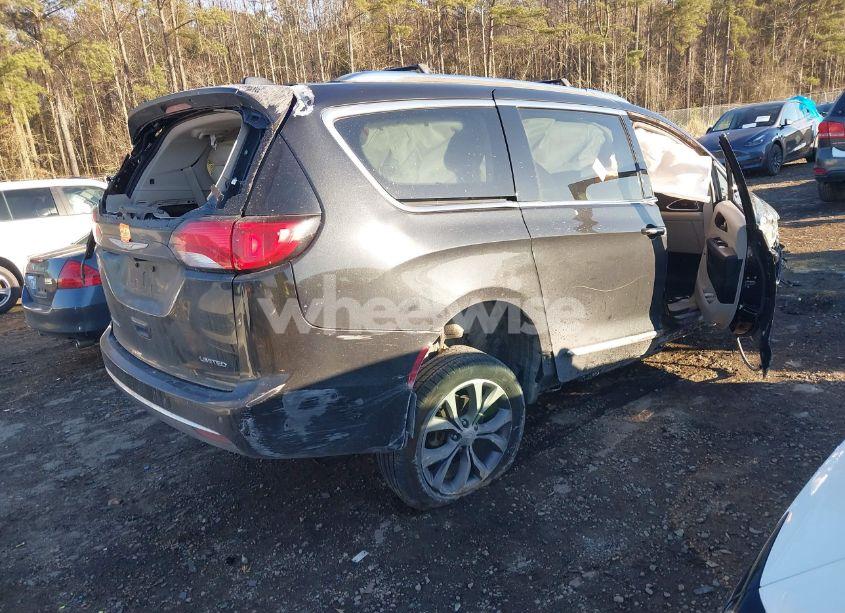 Photo 4 of 2017 Chrysler Pacifica LIMITED (VIN 2C4RC1GG4HR668778)