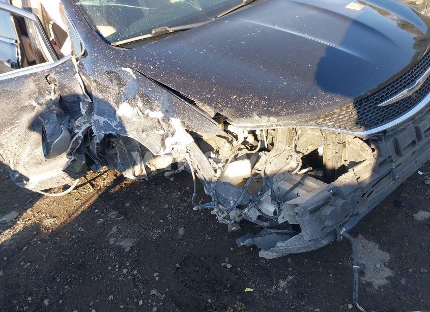 Photo 6 of 2017 Chrysler Pacifica LIMITED (VIN 2C4RC1GG4HR668778)