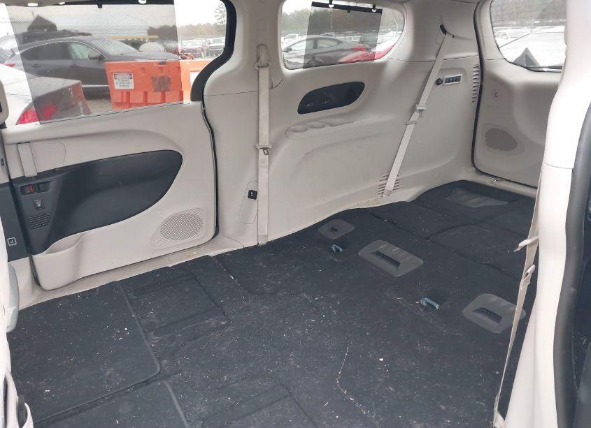 Photo 8 of 2020 Chrysler Pacifica LIMITED (VIN 2C4RC1GG4LR109238)