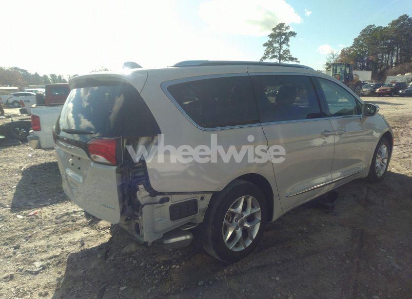 Photo 13 of 2020 Chrysler Pacifica LIMITED (VIN 2C4RC1GG4LR127724)