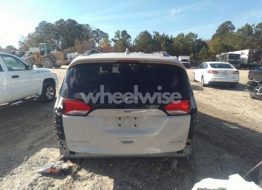 Photo 6 of 2020 Chrysler Pacifica LIMITED (VIN 2C4RC1GG4LR127724)