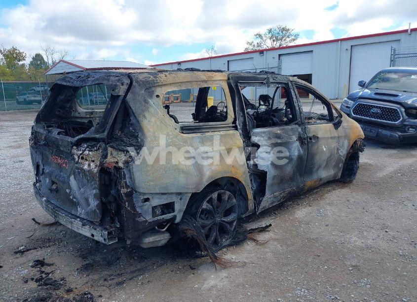 Photo 4 of 2020 Chrysler Pacifica RED S EDITION (VIN 2C4RC1GG4LR140652)