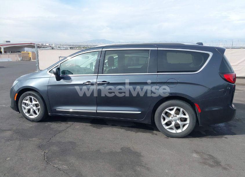 Photo 13 of 2020 Chrysler Pacifica LIMITED (VIN 2C4RC1GG4LR156463)