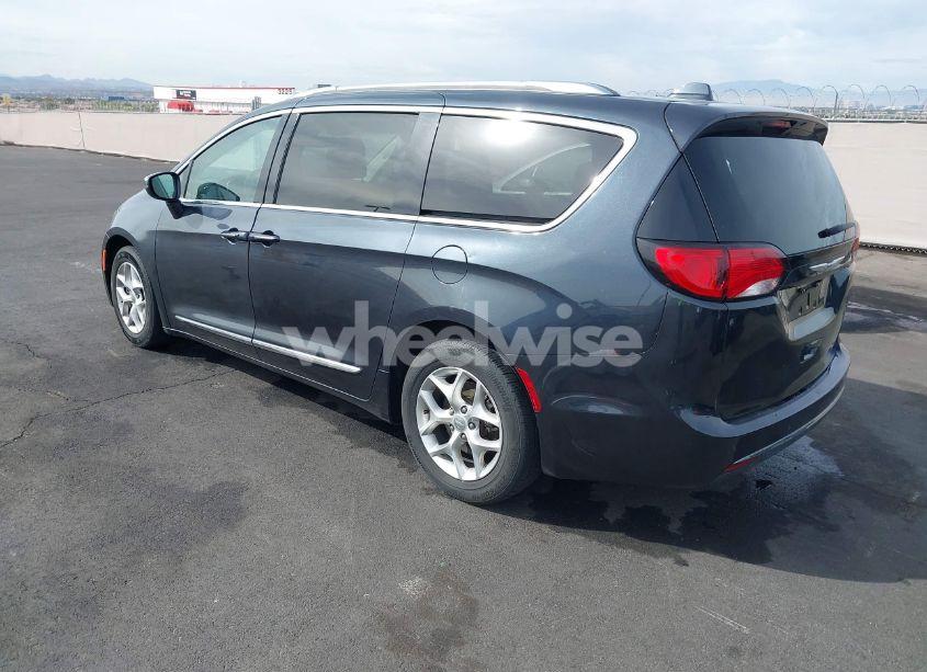 Photo 3 of 2020 Chrysler Pacifica LIMITED (VIN 2C4RC1GG4LR156463)