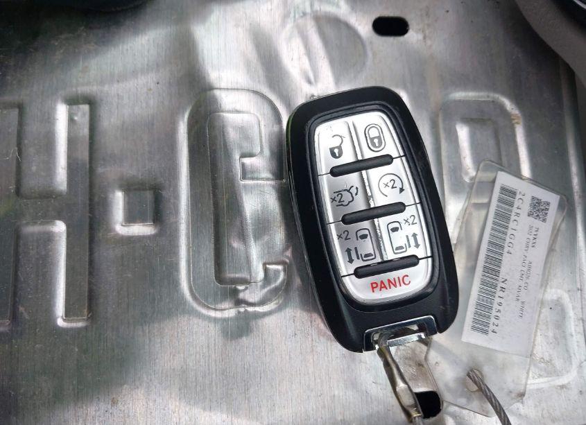 Photo 11 of 2022 Chrysler Pacifica LIMITED (VIN 2C4RC1GG4NR195024)