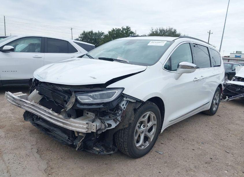 Photo 2 of 2022 Chrysler Pacifica LIMITED (VIN 2C4RC1GG4NR195024)