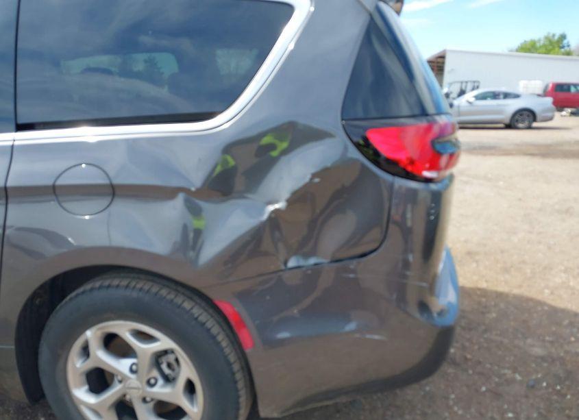 Photo 6 of 2023 Chrysler Pacifica LIMITED (VIN 2C4RC1GG4PR551605)