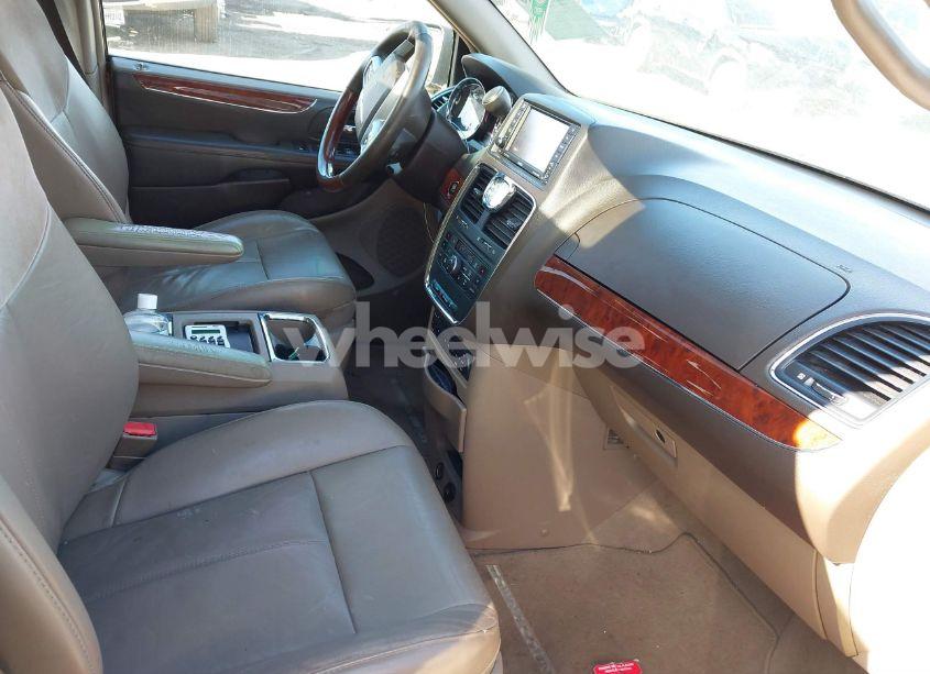 Photo 5 of 2012 Chrysler Town & COUNTRY LIMITED (VIN 2C4RC1GG5CR252389)