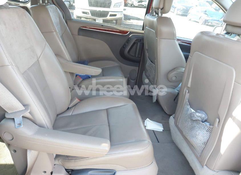 Photo 8 of 2012 Chrysler Town & COUNTRY LIMITED (VIN 2C4RC1GG5CR252389)