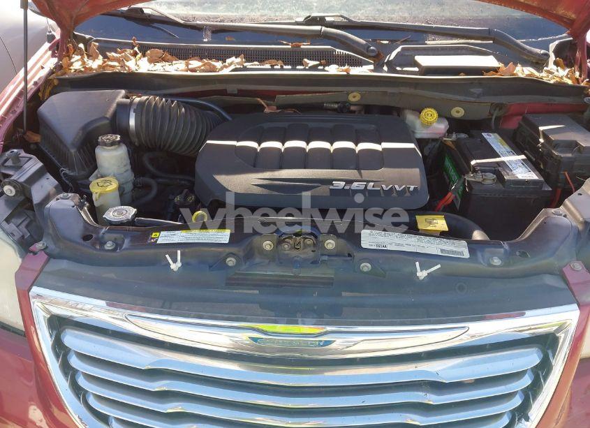 Photo 9 of 2012 Chrysler Town & COUNTRY LIMITED (VIN 2C4RC1GG5CR252389)