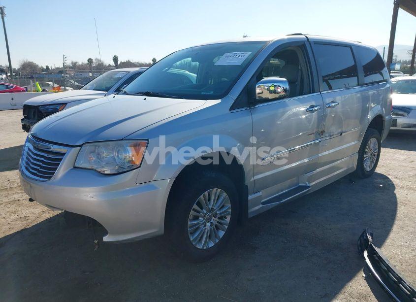 Photo 2 of 2012 Chrysler Town & COUNTRY LIMITED (VIN 2C4RC1GG5CR327365)