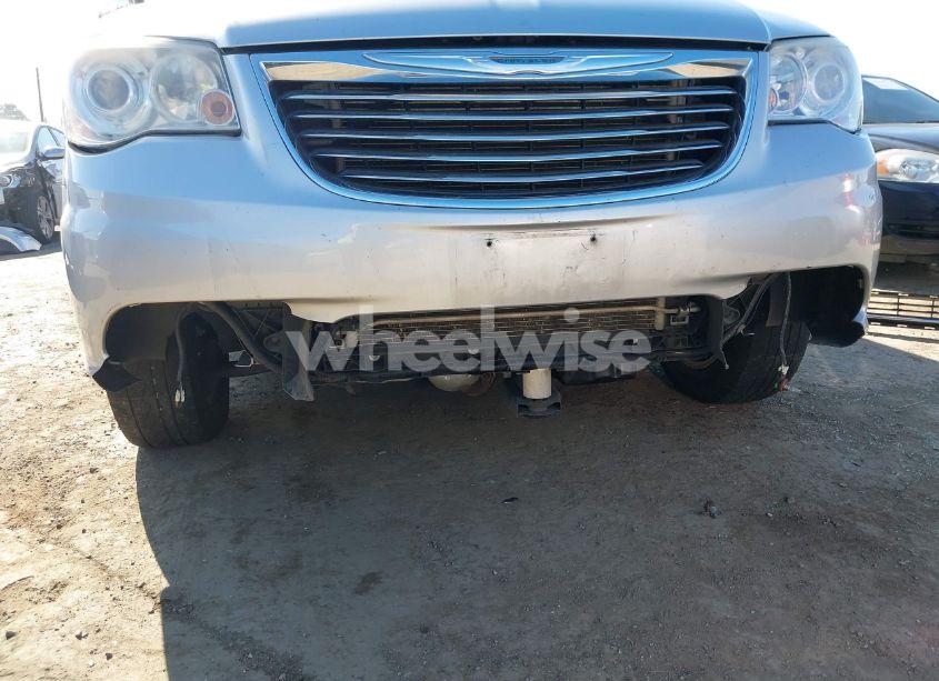 Photo 6 of 2012 Chrysler Town & COUNTRY LIMITED (VIN 2C4RC1GG5CR327365)