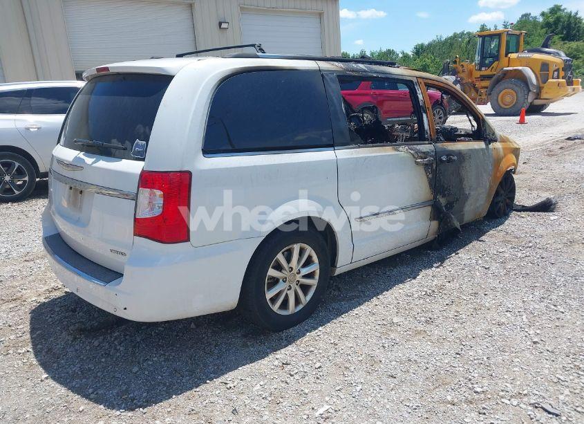 Photo 4 of 2015 Chrysler Town & COUNTRY LIMITED PLATINUM (VIN 2C4RC1GG5FR630084)