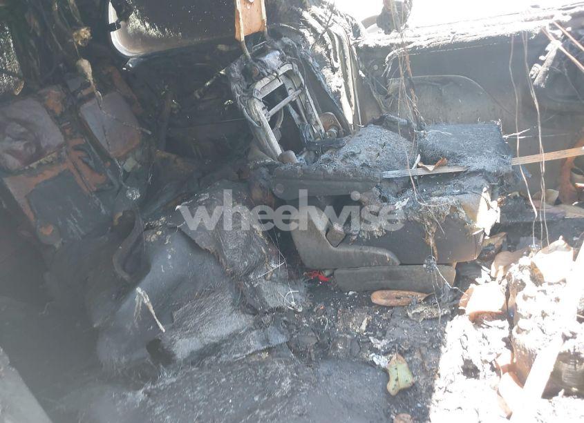 Photo 8 of 2015 Chrysler Town & COUNTRY LIMITED PLATINUM (VIN 2C4RC1GG5FR630084)