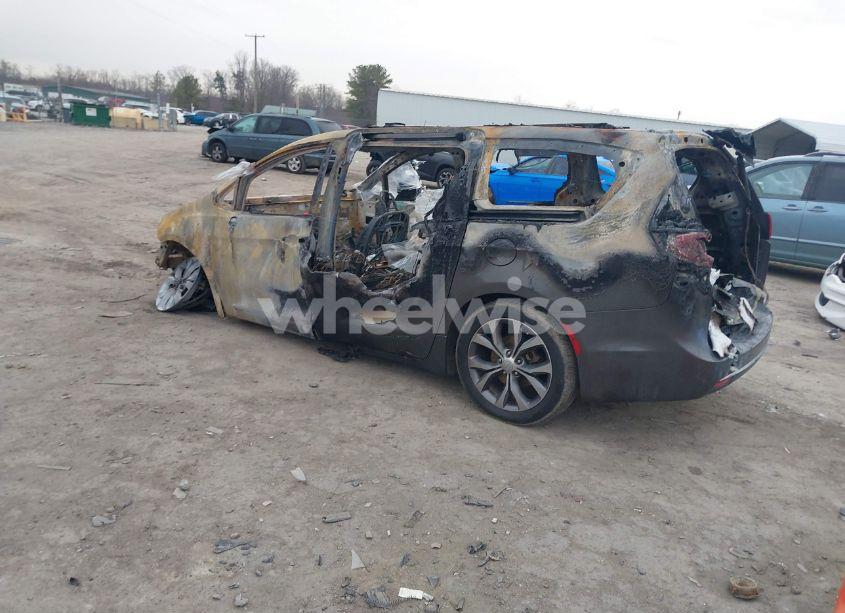 Photo 3 of 2017 Chrysler Pacifica LIMITED (VIN 2C4RC1GG5HR686173)