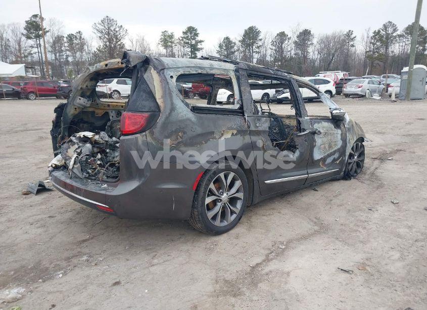 Photo 4 of 2017 Chrysler Pacifica LIMITED (VIN 2C4RC1GG5HR686173)