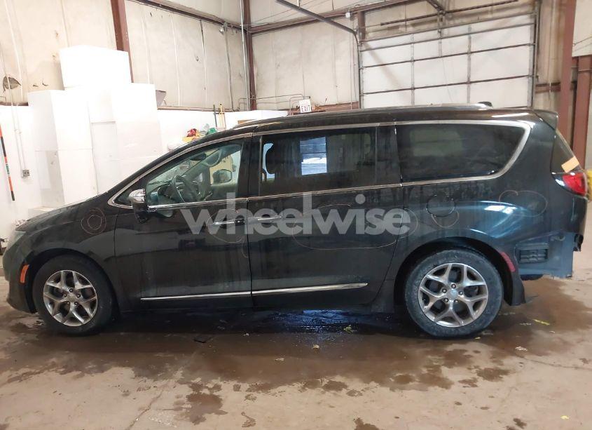 Photo 15 of 2017 Chrysler Pacifica LIMITED (VIN 2C4RC1GG5HR757906)