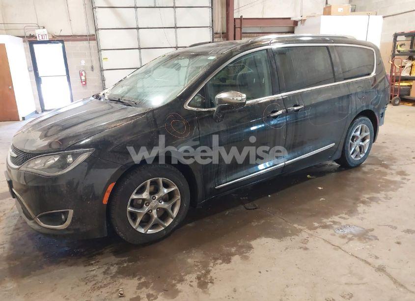Photo 2 of 2017 Chrysler Pacifica LIMITED (VIN 2C4RC1GG5HR757906)