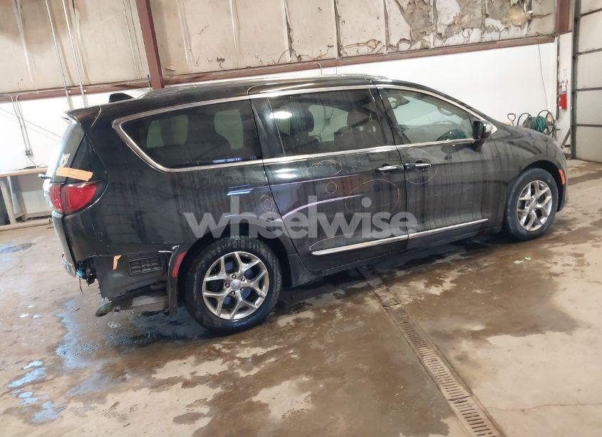 Photo 4 of 2017 Chrysler Pacifica LIMITED (VIN 2C4RC1GG5HR757906)