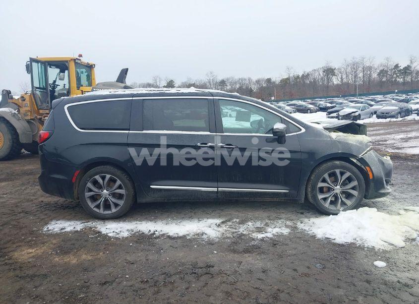 Photo 13 of 2017 Chrysler Pacifica LIMITED (VIN 2C4RC1GG5HR763236)