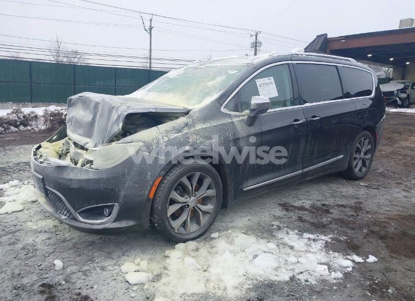Photo 2 of 2017 Chrysler Pacifica LIMITED (VIN 2C4RC1GG5HR763236)