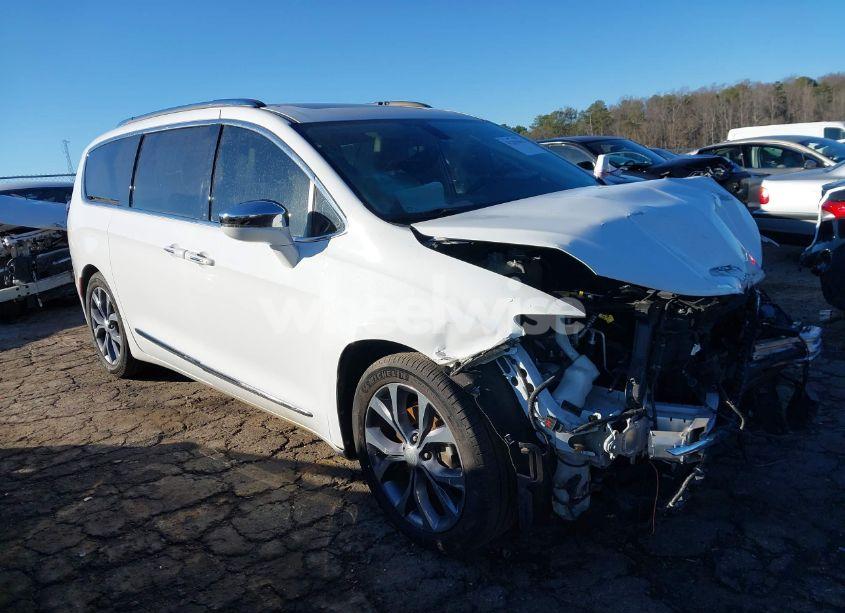 2017 Chrysler Pacifica LIMITED (VIN 2C4RC1GG5HR812712) main photo