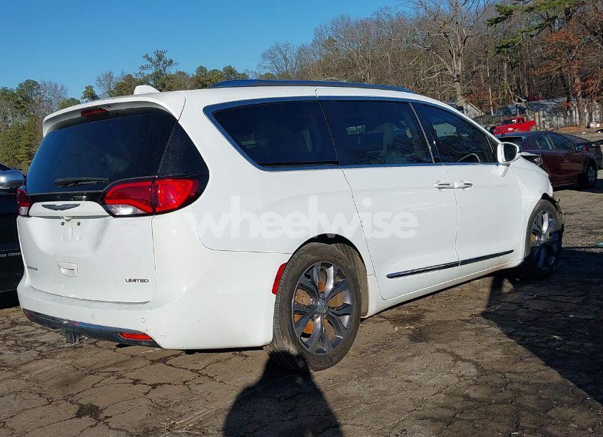 Photo 4 of 2017 Chrysler Pacifica LIMITED (VIN 2C4RC1GG5HR812712)