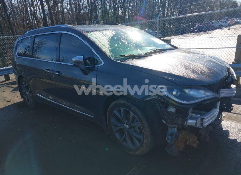 2018 Chrysler Pacifica LIMITED (VIN 2C4RC1GG5JR117166) main photo