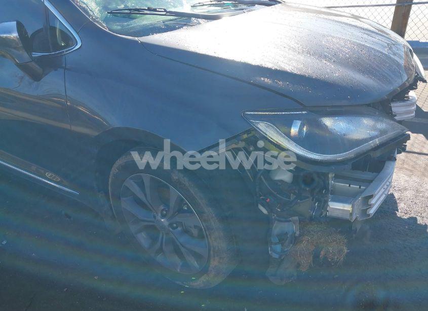 Photo 20 of 2018 Chrysler Pacifica LIMITED (VIN 2C4RC1GG5JR117166)