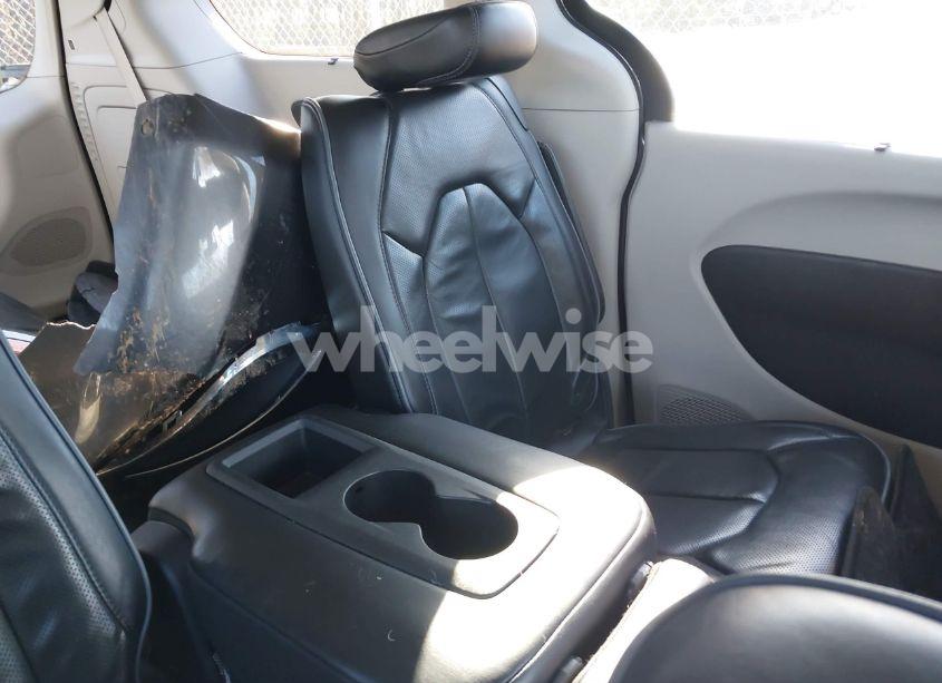 Photo 8 of 2018 Chrysler Pacifica LIMITED (VIN 2C4RC1GG5JR117166)