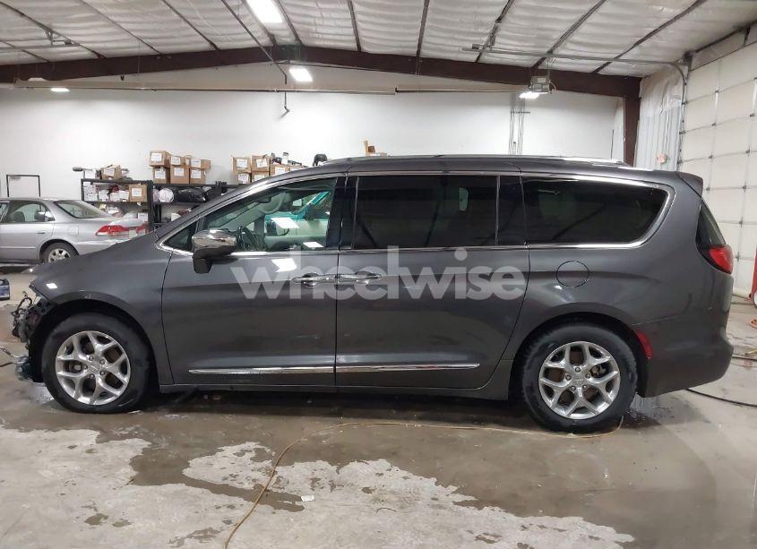 Photo 15 of 2019 Chrysler Pacifica LIMITED (VIN 2C4RC1GG5KR569779)