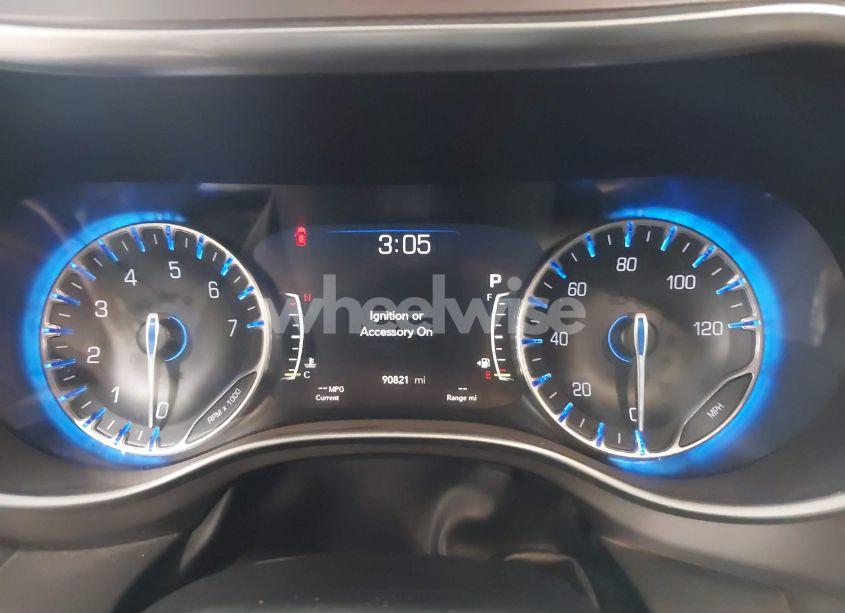 Photo 7 of 2019 Chrysler Pacifica LIMITED (VIN 2C4RC1GG5KR569779)