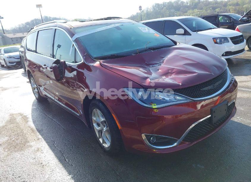 2019 Chrysler Pacifica LIMITED (VIN 2C4RC1GG5KR720135) main photo