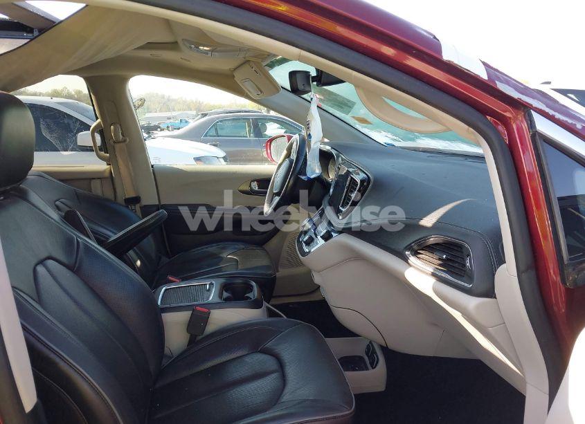 Photo 5 of 2019 Chrysler Pacifica LIMITED (VIN 2C4RC1GG5KR720135)